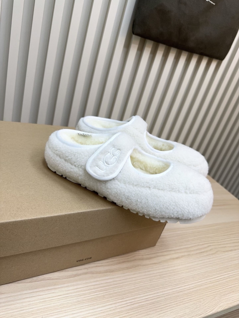 Ugg Flat Shoes